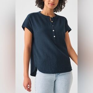 Faherty | Dream Organic Cotton Gauze Desmond Top |Navy Blue | Women’s Size XS